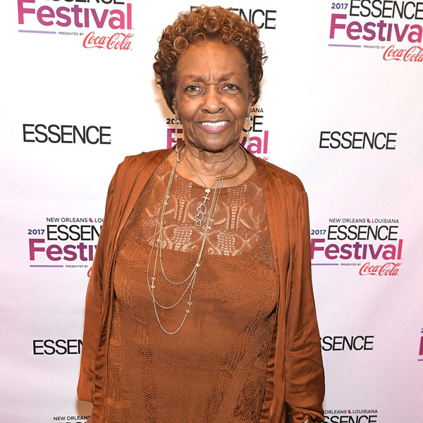 Whitney Houston S Mom Reacts To Claims Her Daughter Was Molested E Online Whitney Houston S Mom Reacts To Claims Her Daughter Was Molested E Online