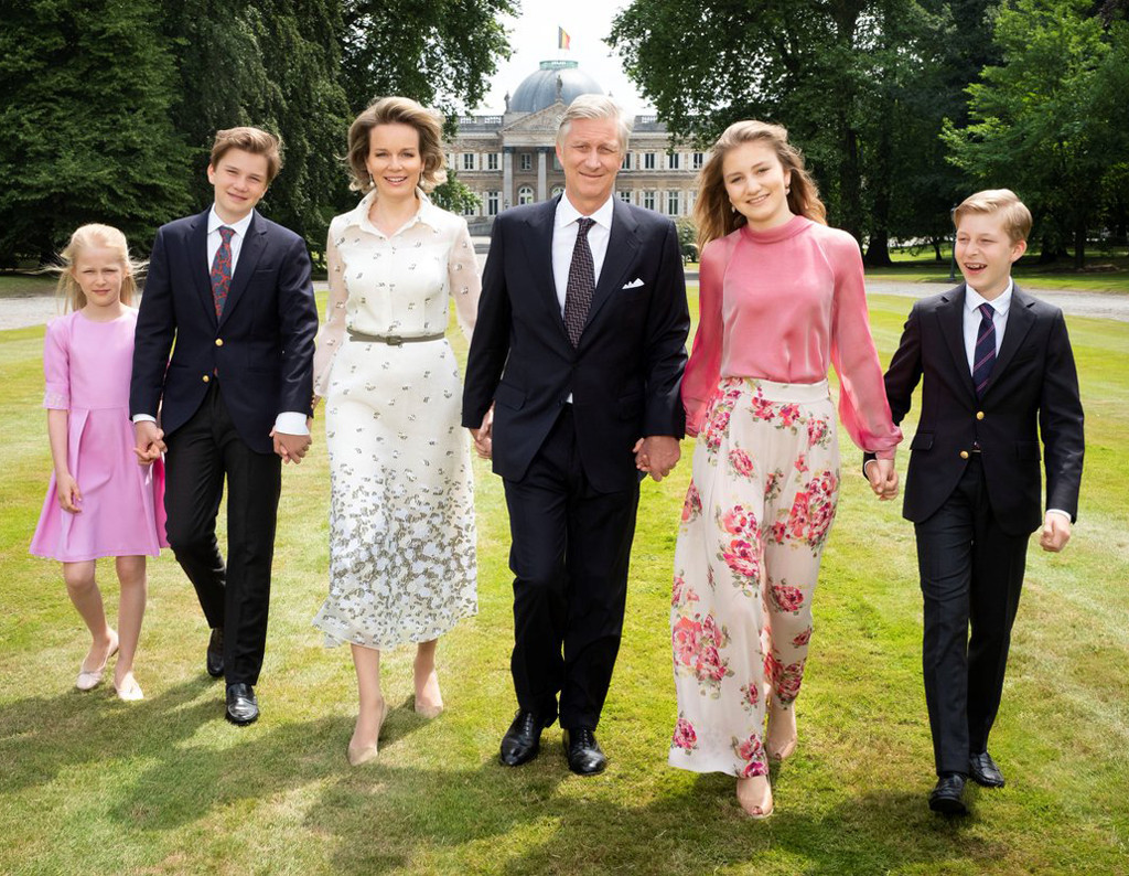 Belgium's King Philippe and Queen Mathilde Appear With 4 Kids in New Family Portraits