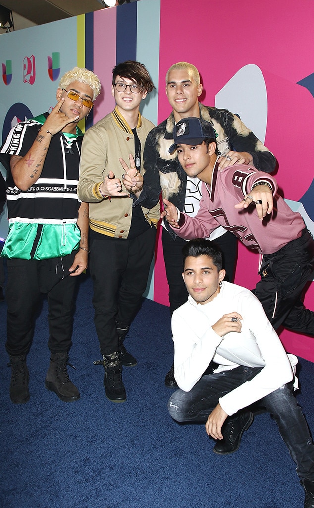 CNCO from La Alfombra Roja de los Premios Juventud 2018 