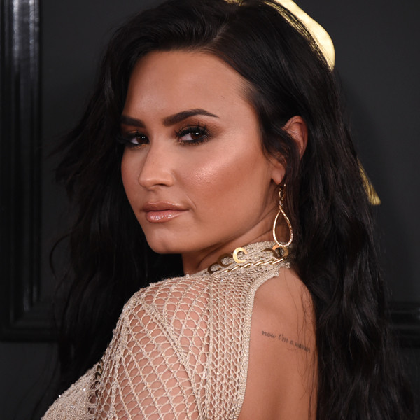 Demi Lovato, 2017 Grammys