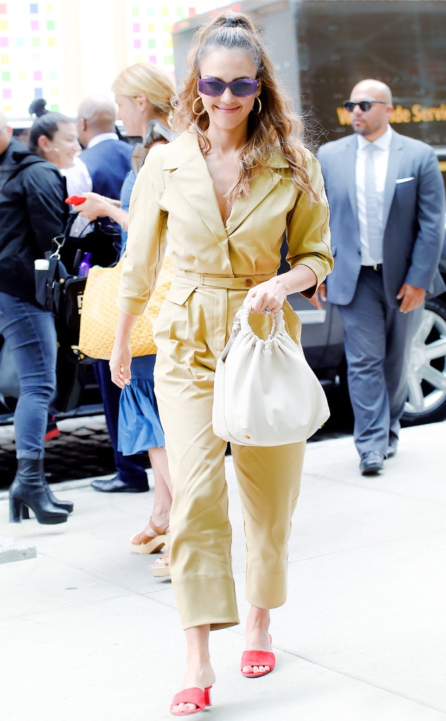 ESC: Jessica Alba