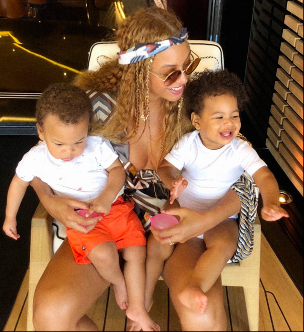 Beyoncé Shares Rare Photos of Her Twins Rumi and Sir Carter E! News