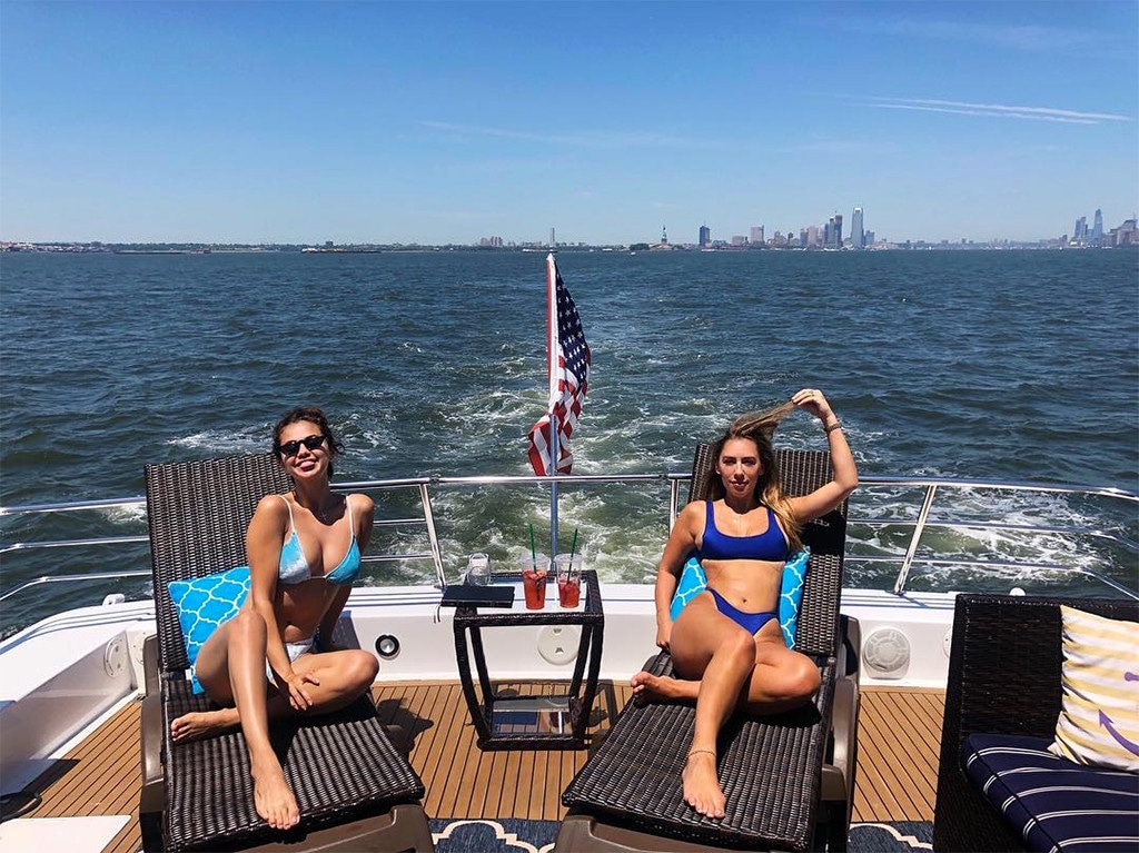 Selena Gomez, Theresa Mingus, Boat