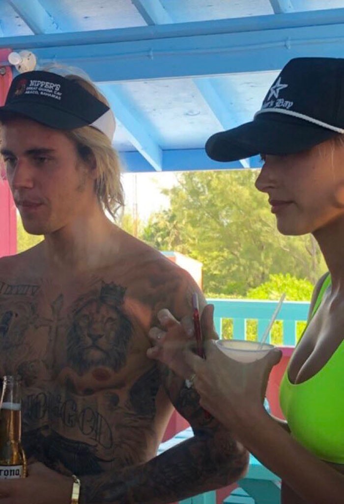 See Hailey Baldwins Massive Engagement Ring From Justin