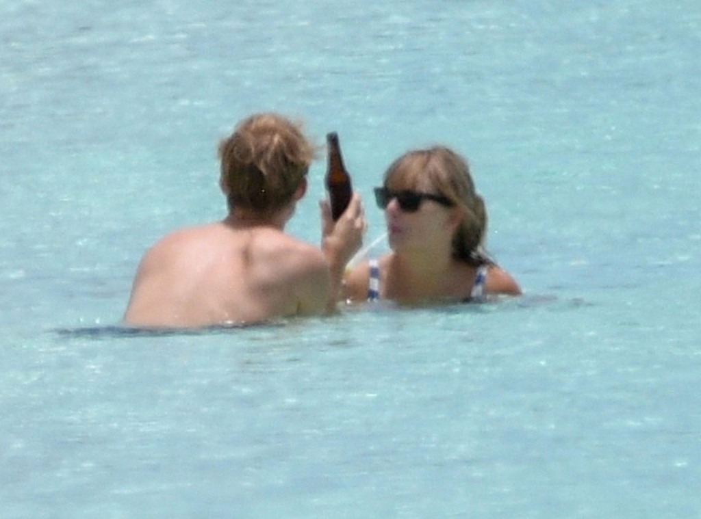 Taylor Swift And Joe Alwyn Hold Hands In Turks And Caicos