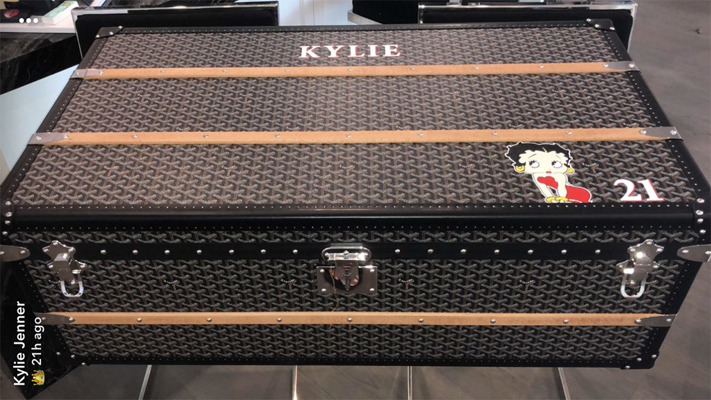 16 of Kylie Jenner's Most Extravagant Birthday Presents