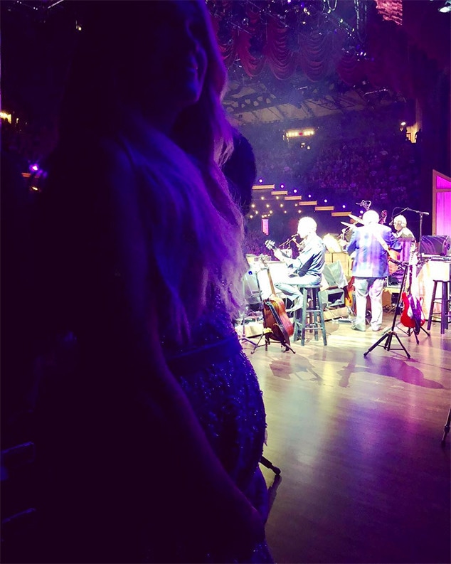 Carrie Underwood, Baby Bump