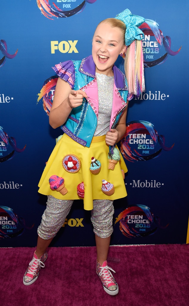 JoJo Siwa from Teen Choice Awards 2018: Red Carpet Fashion | E! News