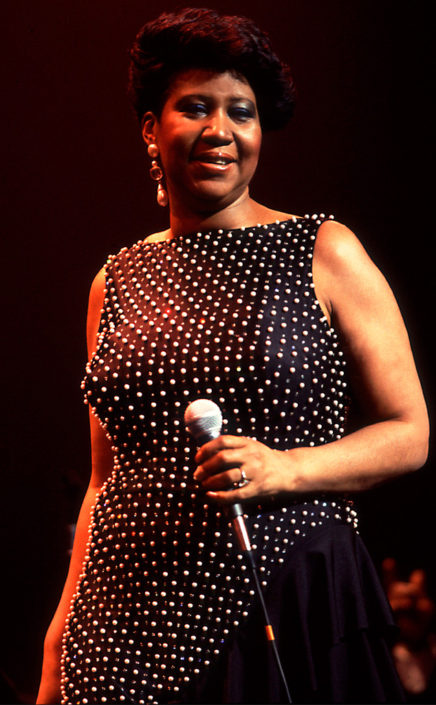 https://akns-images.eonline.com/eol_images/Entire_Site/2018713/rs_634x1024-180813072640-634-Aretha-Franklin-1986-LT-081318.jpg?fit=around%7C634:1024&output-quality=90&crop=634:1024;center,top