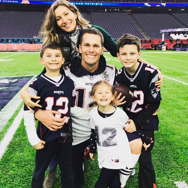 ข้อความของ Tom Brady ถึงลูกสาว Vivian พิสูจน์ความผูกพันของพวกเขาคือ "ตลอดไป"