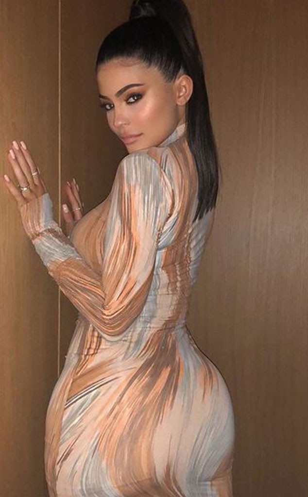 Sultry Stare From Kylie Jenners Sexiest Instagrams E News