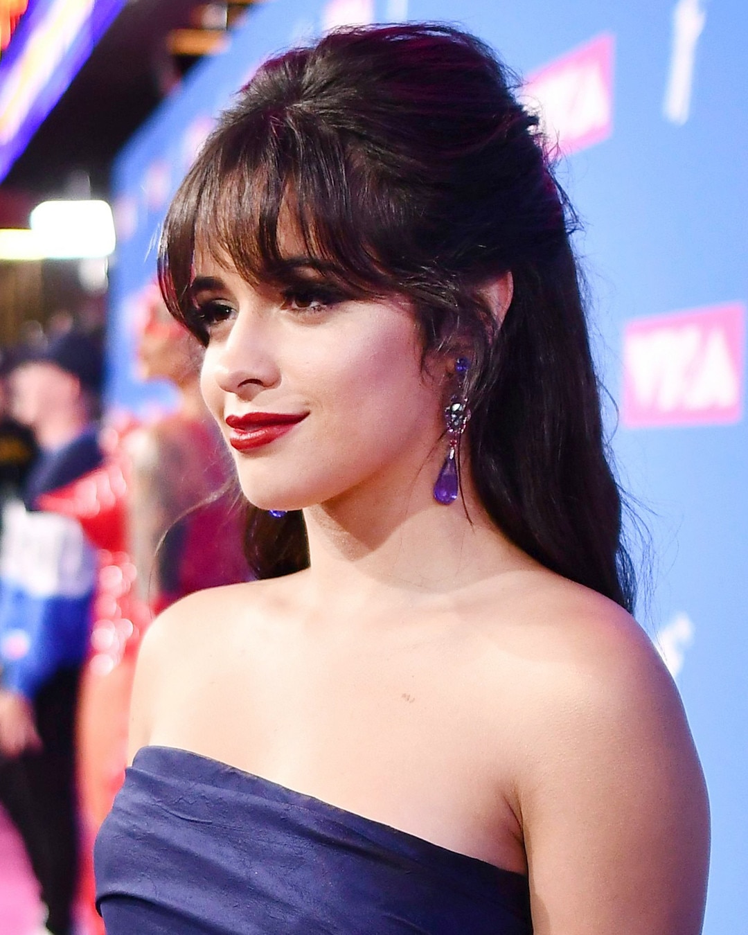 Camila Cabello from Los mejores looks de belleza en los MTV VMAs 2018