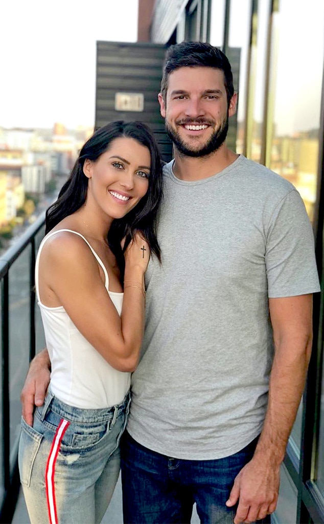 Por qué Jenn Tran, Devin Strader y otras 70 parejas de Bachelor Nation se separan