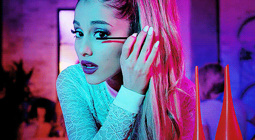 Ariana Grande gif