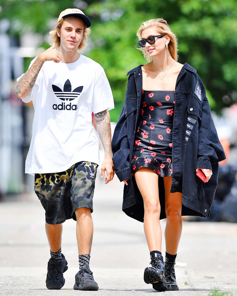 ESC: Hailey Baldwin, Justin Bieber