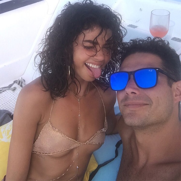 Sarah Hyland, Wells Adams, Instagram