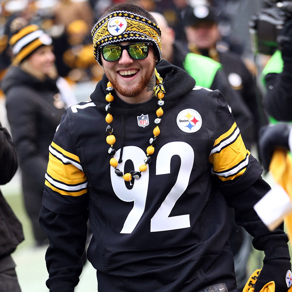 Https Wwweonlinecom News 968842 Pittsburgh Steelers Player Honors Mac Miller With Custom Cleats Https Wwweonlinecom News 968842 Pittsburgh Steelers Player Honors Mac Miller With Custom Cleats