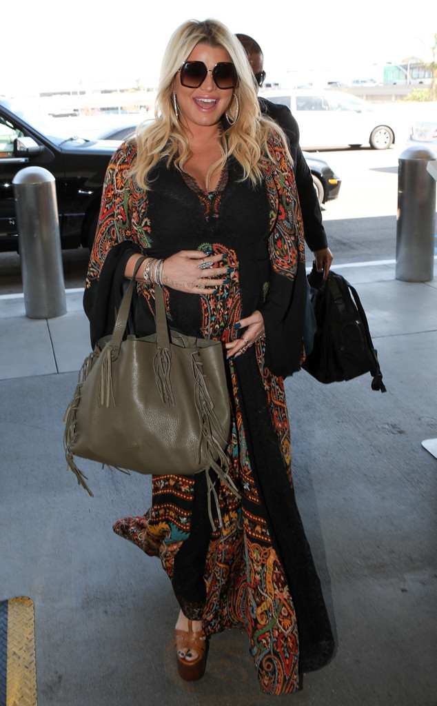 Jessica Simpson Shows Off Her Baby Bump