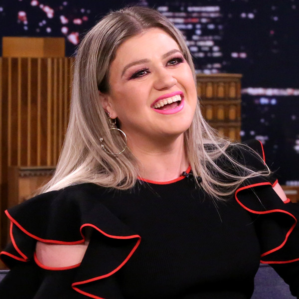 10 of Kelly Clarkson's Best Candid Moments Caught on Camera - E! Online
