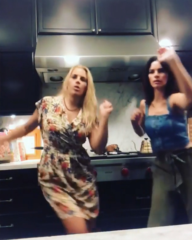 Busy Philipps, Parody, Dancing, Lindsay Lohan, Instagram