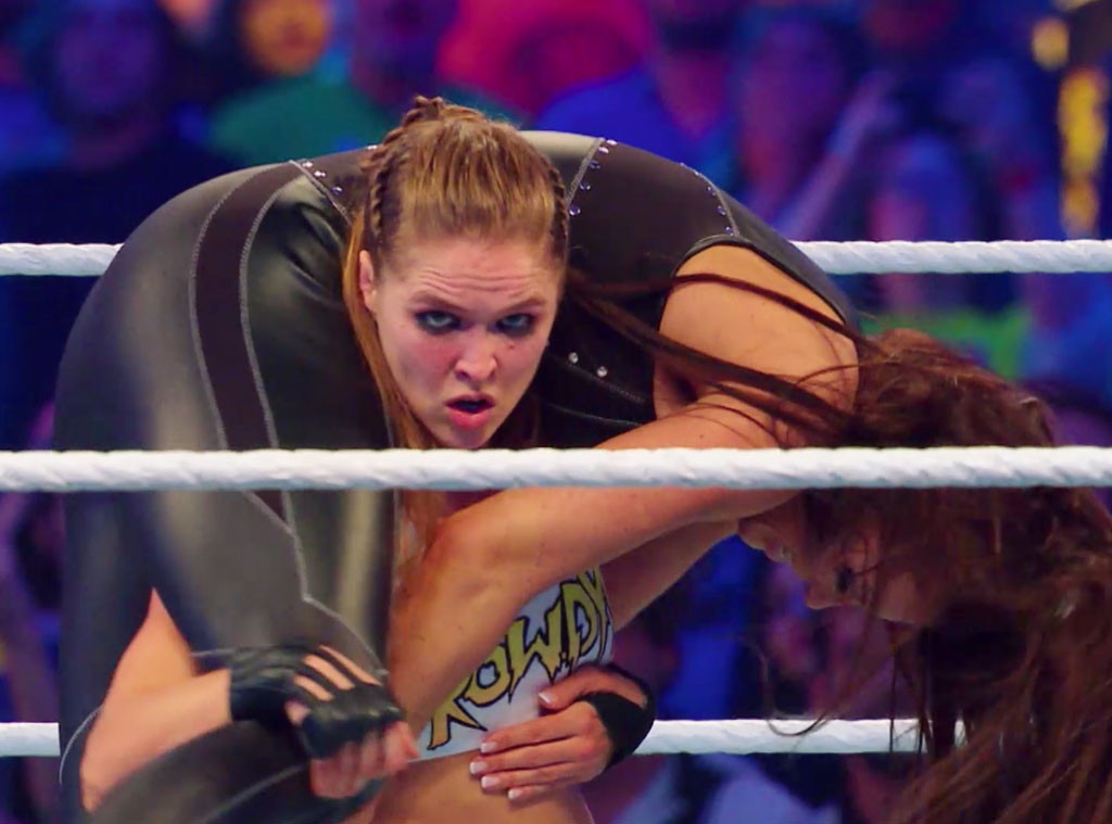 Ronda Rousey Shocks The Total Divas Crew With Her Moves E News Uk 