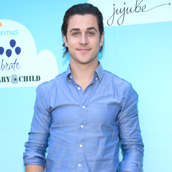 Wizards Of Waverly Places David Henrie Arrested For Possession Of Loaded Gun At Lax Airport E 