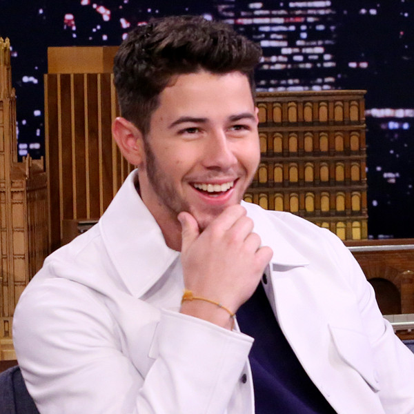 Nick Jonas Tells The Sweet Story Of How He Met Priyanka Chopra E Online