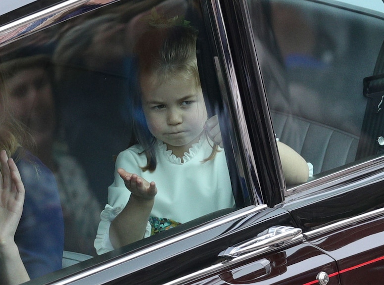 Princess Charlotte, Princess Eugenie Royal Wedding, Car, Blow Kiss
