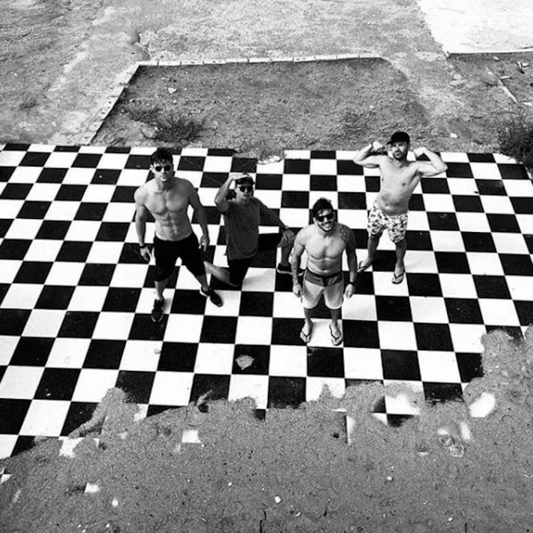 Chris Hemsworth, Shirtless