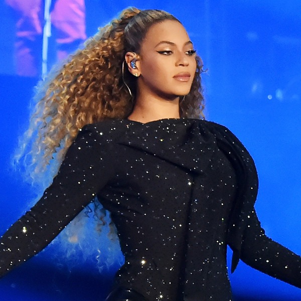 Beyonce Knowles, On the Run II tour, concert costumes