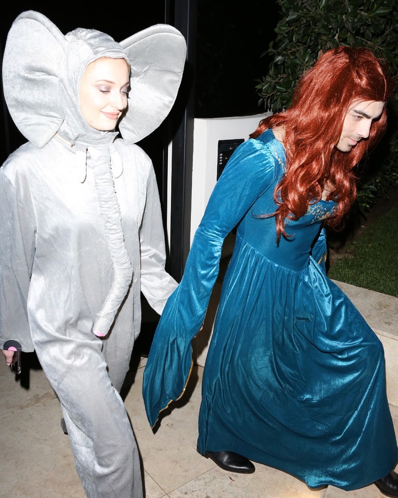 ESC: Joe Jonas, Sophie Turner