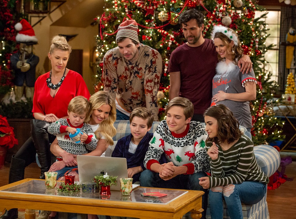 Go Behind The Scenes Of Fuller House S Final Table Read E News