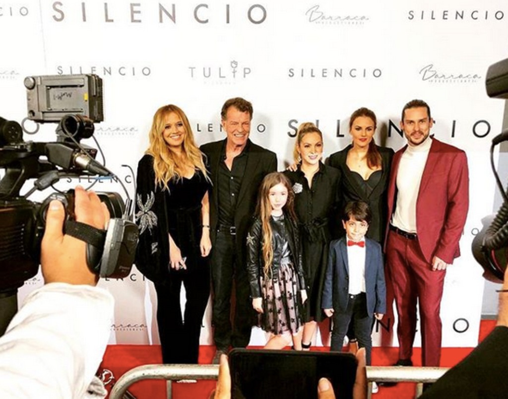 Premier Silencio