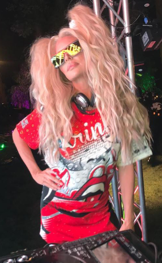 10 Crazy-Epic Celebrity Halloween Costumes You Can't Miss