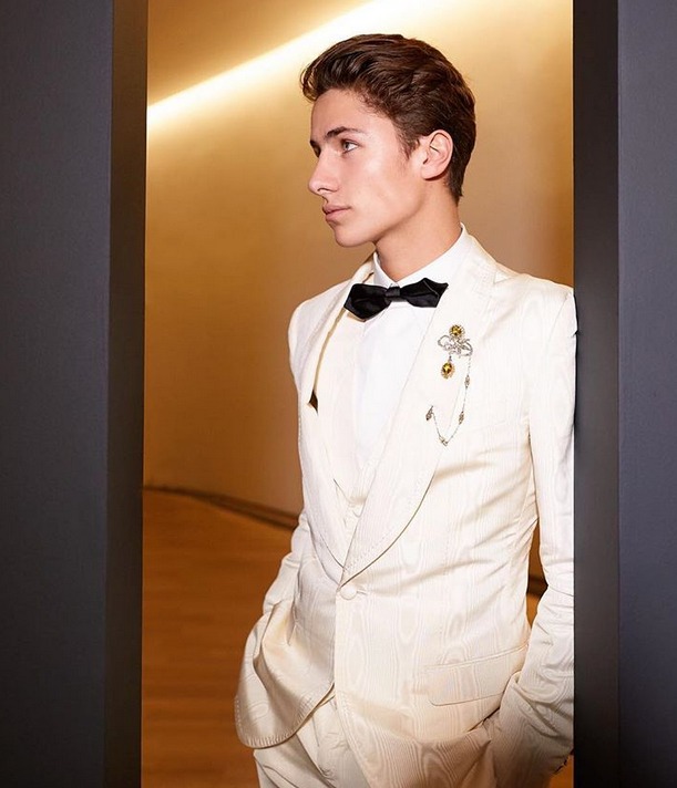 Juanpa Zurita, Carmella Rose