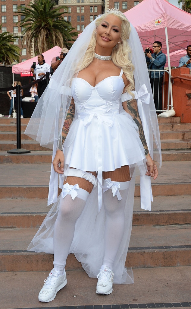 Amber Rose Dresses Up Like a Sexy Bride at SlutWalk 2018 Amber Rose Dresses Up Like a Sexy Bride at SlutWalk 2018