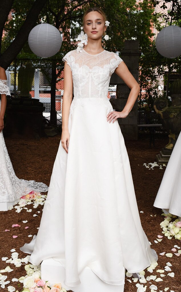 Shoulder Hugging Wedding Dress