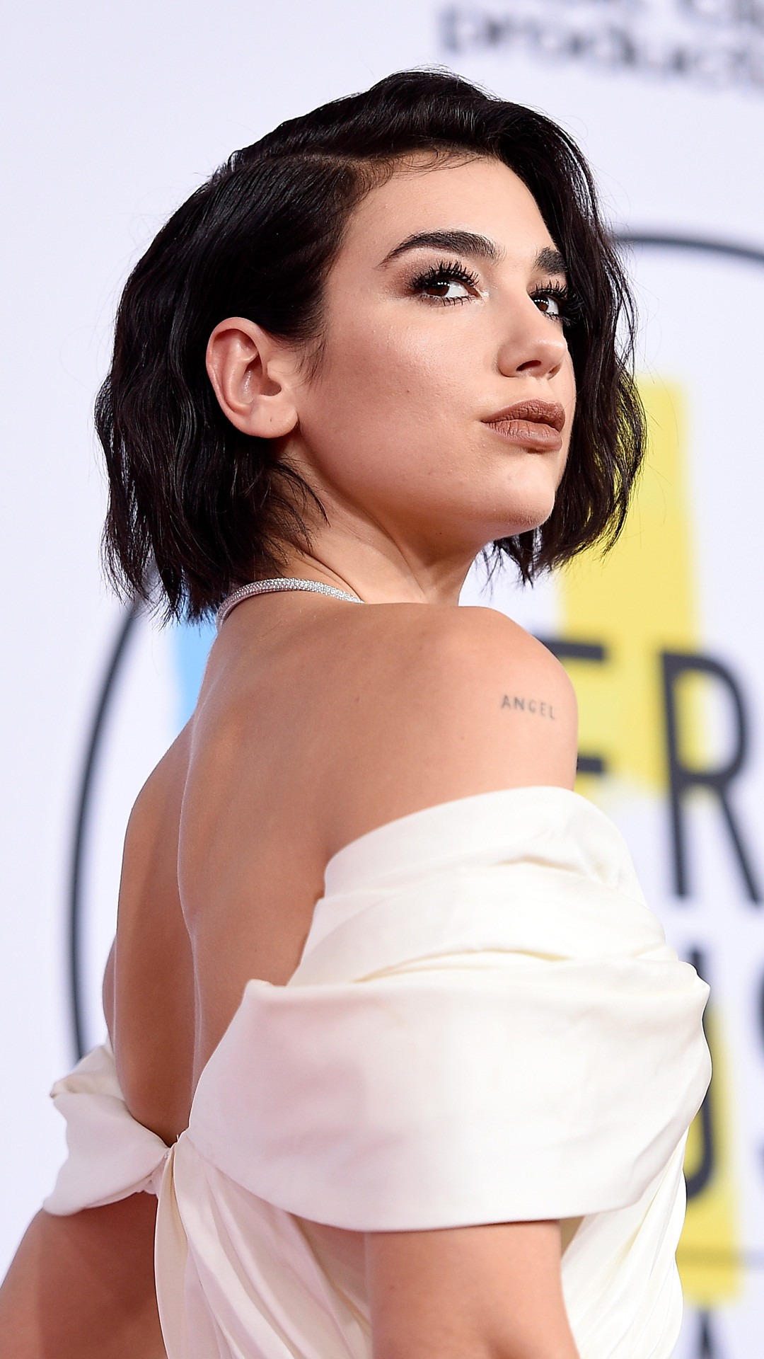 ESC: Dua Lipa
