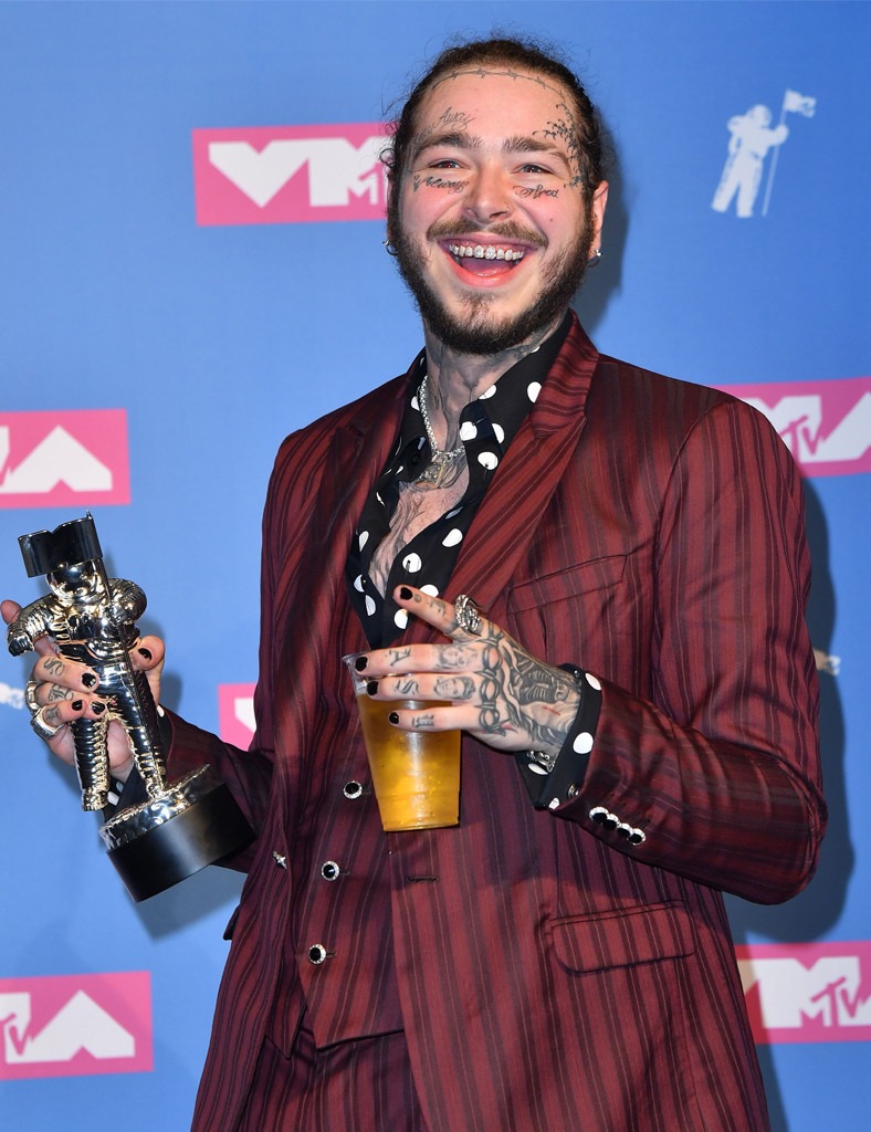 Post Malone's Many Drinks at the 2018 AMAs Is a Big Mood Big World News