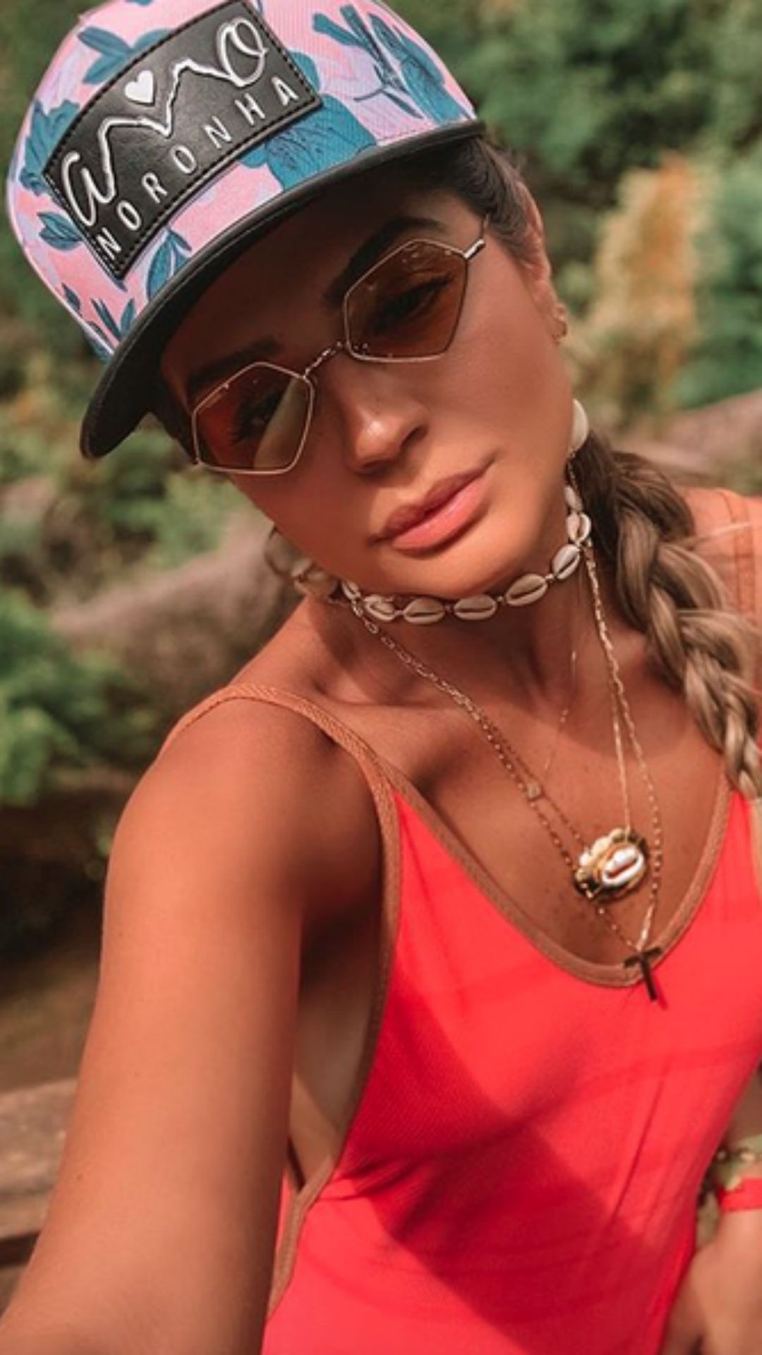 Thassia Naves, colar de búzios