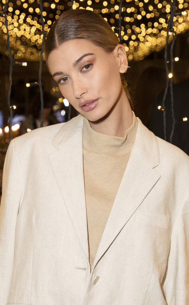 Hailey Baldwin becomes latest celeb to bare telltale cupping fad bruise