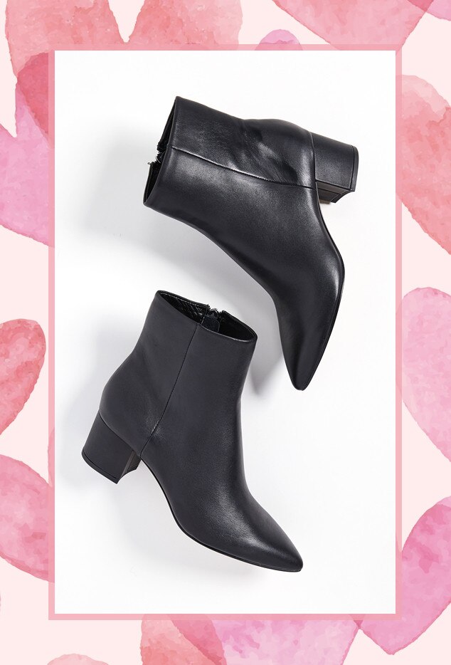 E-comm: Valentines Day Gifts Based on How Long You've Been Dating