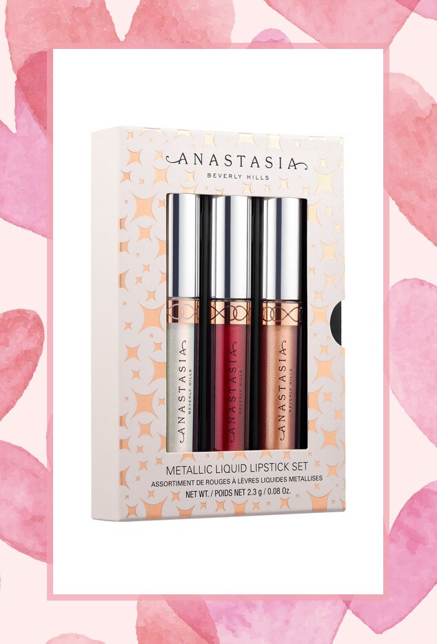 E-comm: Valentines Day Gifts Based on How Long You've Been Dating