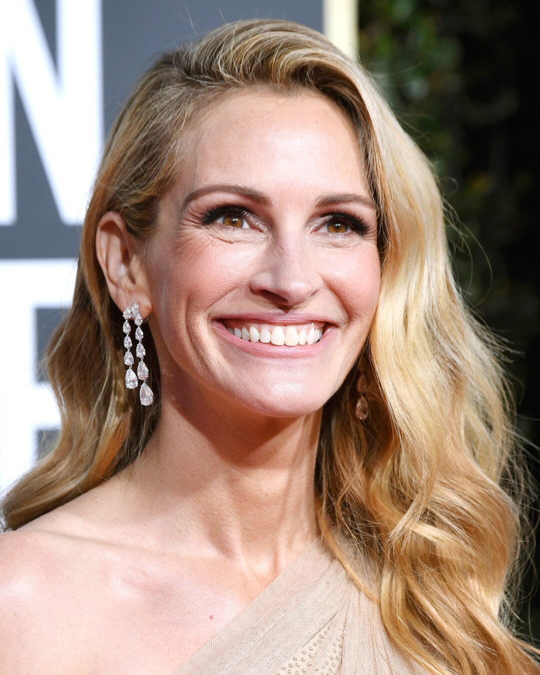 ESC: Golden Globes Beauty, Julia Roberts