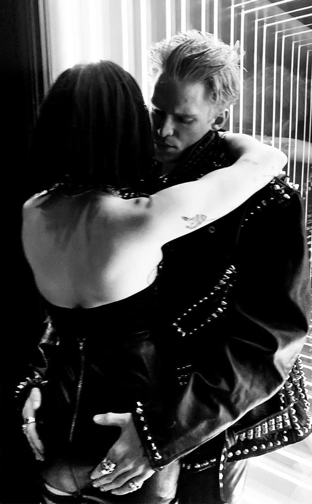 Miley Cyrus, Cody Simpson