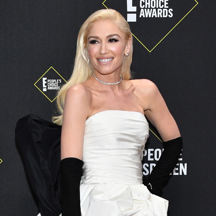 See All The People S Choice Awards 2019 Red Carpet Fashion Looks E Online