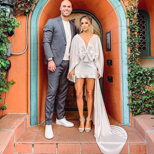 Jana Kramer from 2019 People's Choice Awards: Instagrams & Twitpics | E