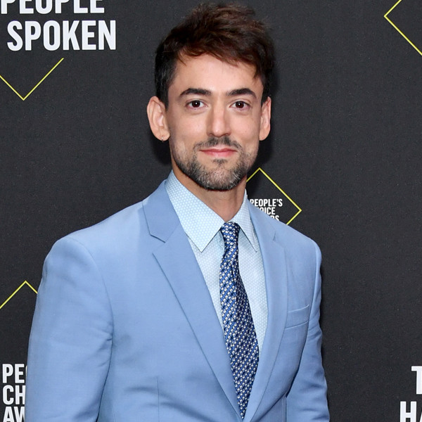 Luis Gerardo Mendez, 2019 E! People's Choice Awards, Red Carpet Fashion