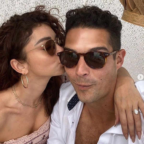 Sarah Hyland, Wells Adams, Instagram