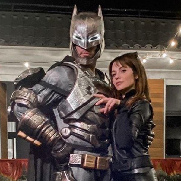 Zooey Deschanel News, Pictures, and Videos E! News